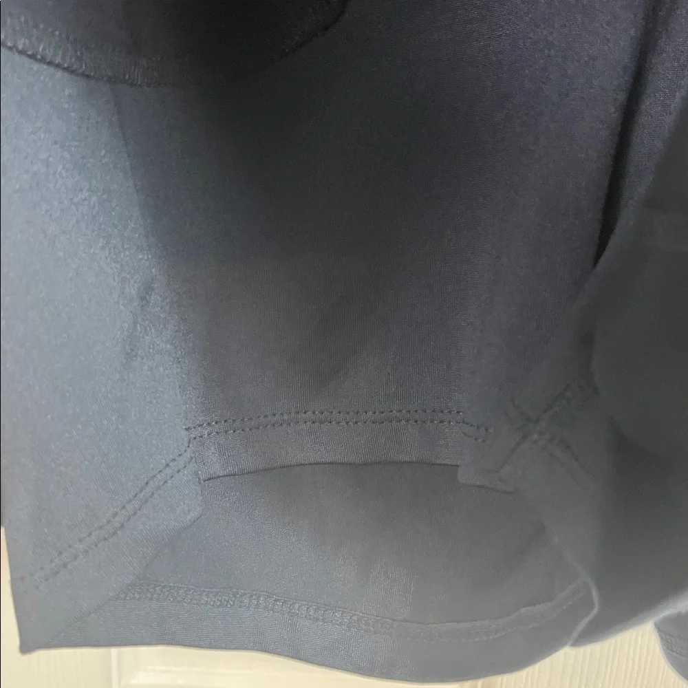 Livi navy blue athletic shorts with rash shirt under. Size 14/16. Pockets - Picture 4 of 7
